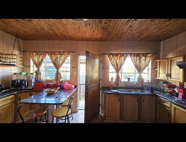 4 BEDROOM HOUSE FOR SALE IN MULBARTON